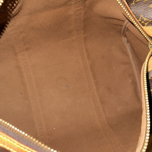 Very good preloved Louis Vuitton Sac Souple - Picture 9 of 16